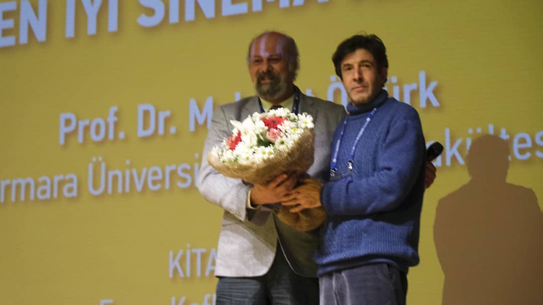 EskisehirFF's tweet photo. En İyi Sinema Kitabı ödülü ise "Franz Kafka ve Sinema" adlı eseriyle Prof. Dr. Mehmet Öztürk'ün oldu.
#eskfilmfest #eff21 #kavuşmak https://t.co/vg97pB4ZKG