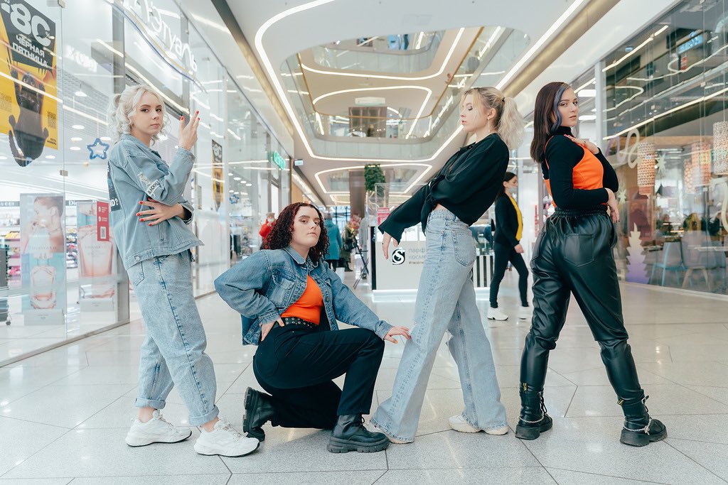 NC_twentyOnectd's tweet photo. [PHOTO TEASER] 
NC- 21
Photo by NS/PH 

#Dolla #sabronzo #angel #tabby #sуasya #impikan #watchmeglow  #mpop #dance #cover #mpopdancecover  #Mpopinpublic
#Mpopinpublicrussia 

@dollaofficialMY https://t.co/tipixPqPzs