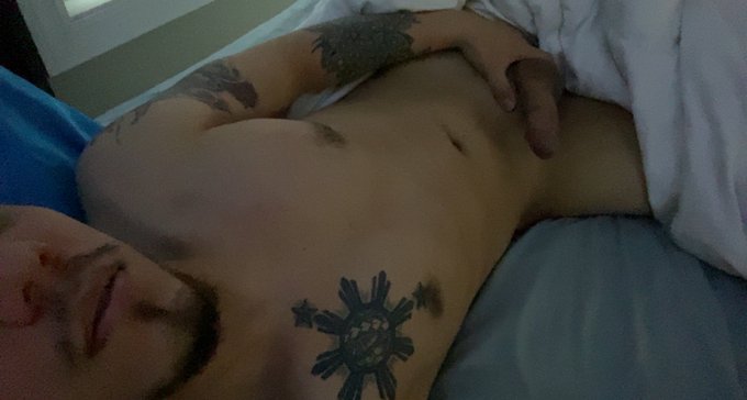 Morning wood ? #onlyfansmale #onlyfans #xxx #BIBOYS #biporn https://t.co/V9JyycnFfb