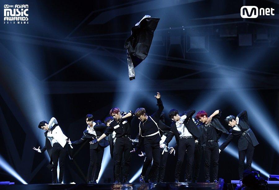 wonwooonbush's tweet photo. 2017 > 2018 > 2021

#WannaOne #워너원 @WannaOne_twt https://t.co/Z2twRxxP59