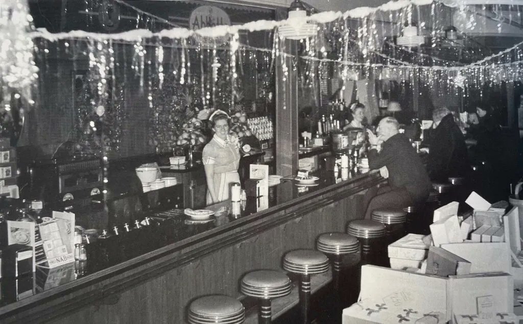 Kapler's Then and Now: We Were There
bit.ly/3oDF0BA