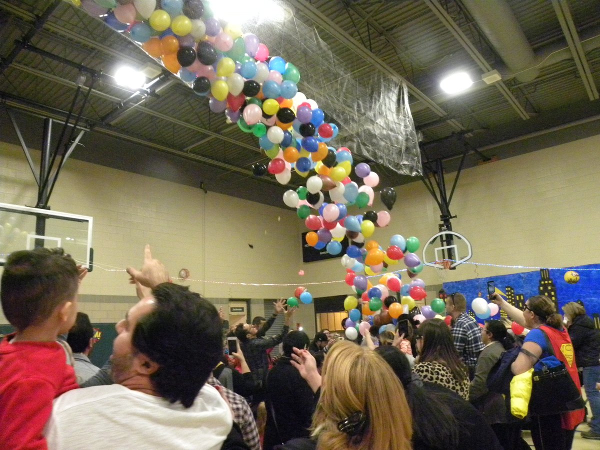LeydenTwpRec's tweet photo. Registration is for this year's #NYE Drop & Pop Celebration! Call in or stop by to register today!
#NewYearsEve #newyears #ilparks #parksandrec #recreation #NYE2021 #weareleyden #leydenrocks #leydenpride https://t.co/OmgX4esPSe