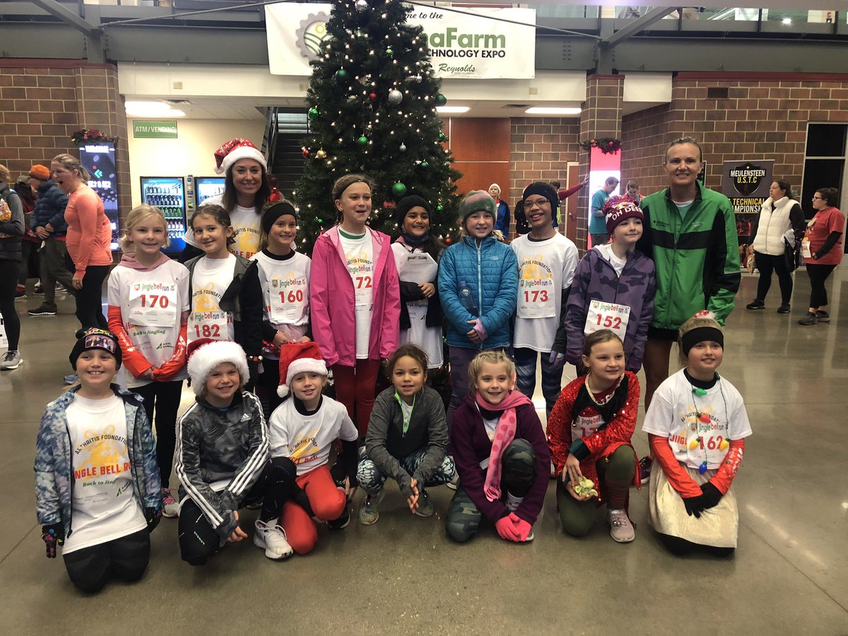 MrsHitchOTES's tweet photo. Way to go to our Acorns on the Run! 25 mile per hour winds and the cold won’t stop them as they run this 5K today! #OTESAcorns https://t.co/Hv20s4nz31