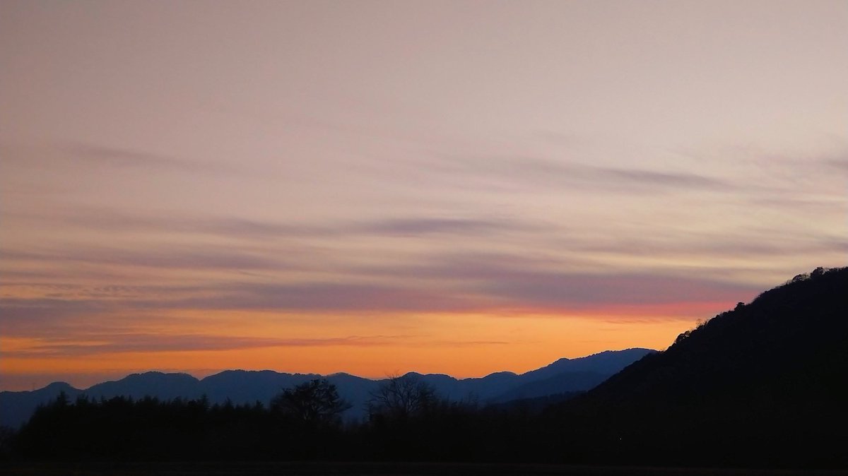 Shin7413's tweet photo. 空ばかりを眺めてた1日

#空が好き 
#写真 
#photography https://t.co/DDm0rDlXWQ