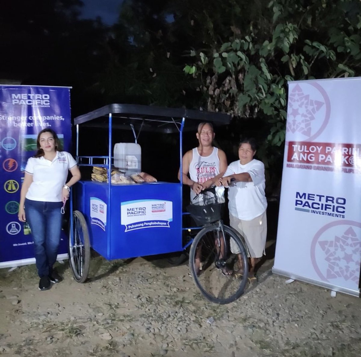 gretchenho's tweet photo. FROM JAPBIKE to STALL ON WHEELS

When you work with other people, they make you and the whole project better.

Take a look at what Metro Pacific Investments Foundation did with our bikes! This is still part of our project with the MVP group. #BikeforLivelihood #TuloyPaRinAngPasko https://t.co/NnKoFJeGuB