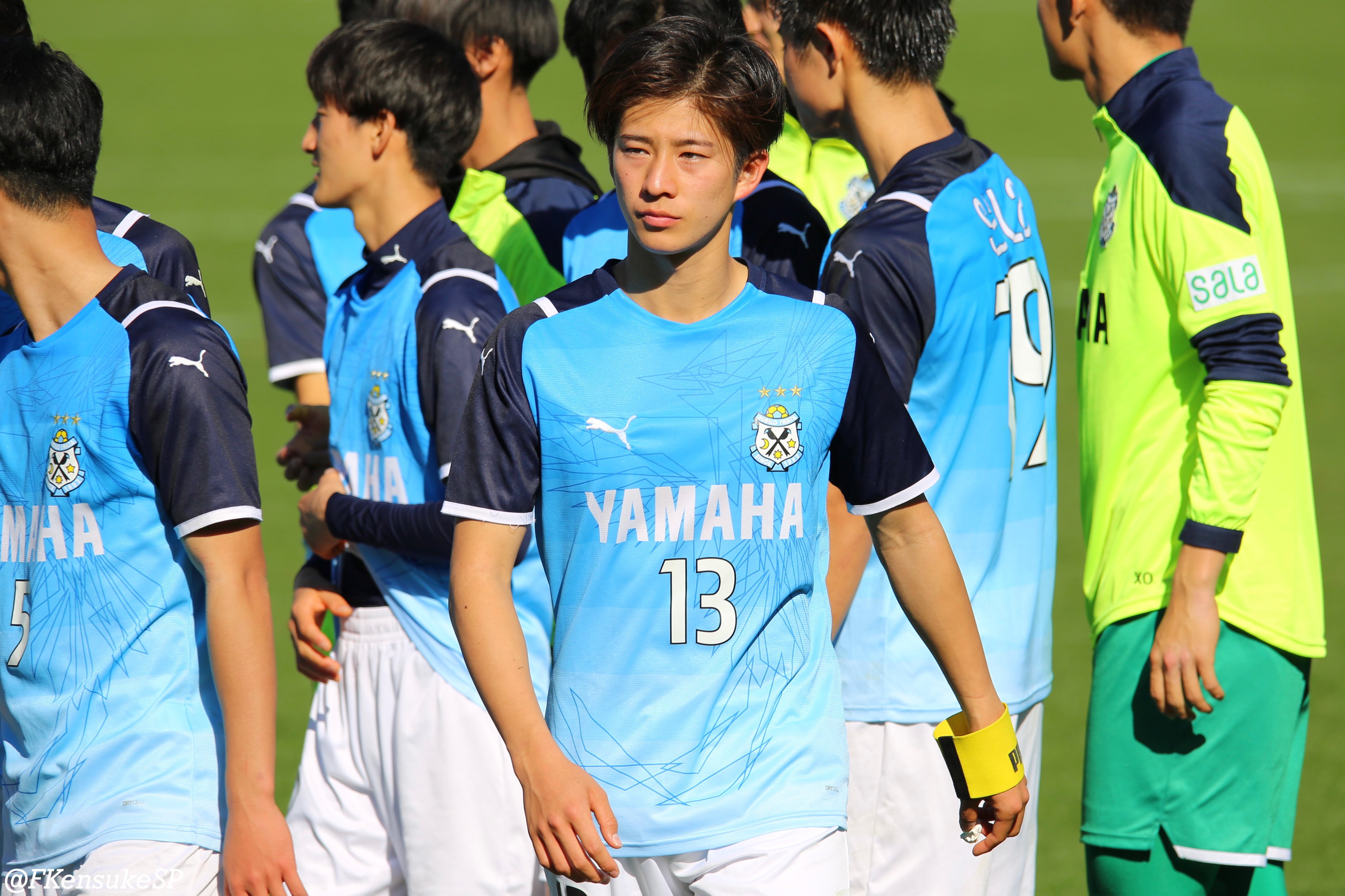 12月11日 土 高円宮杯 Jfa U 18 サッカープレミアリーグ 21 West Mf13 藤原健介 ジュビロ磐田u18 藤原健介 T Co Bid9azwqzv Twitter