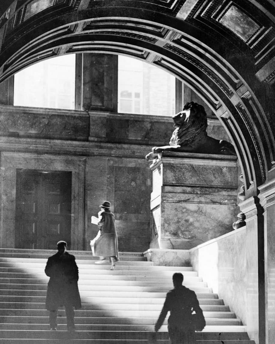 OldSchoolBoston's tweet photo. Inside the Boston Public Library 1926. @BPLBoston https://t.co/fcSyy1zH0R