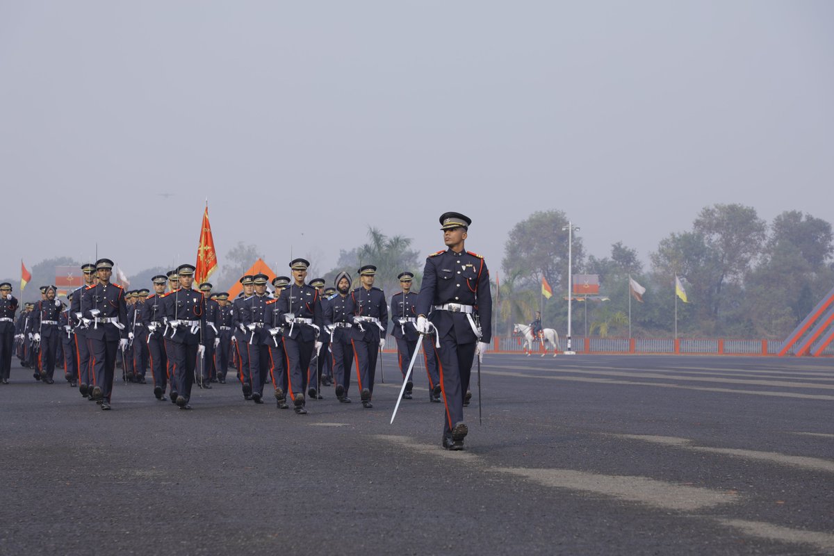 SpokespersonMoD's tweet photo. 81 officers of #TechnicalEntryScheme (TES)-38 including 09 Offrs from #FriendlyForeignCountries and 18 officers of #SpecialCommissionedOfficers Course (SCO)-47 passed out of Officers' Training Academy, Gaya on the occasion of 20th #PassingOutParade, today. https://t.co/TlIukwxuUC https://t.co/kLLr8m3biR