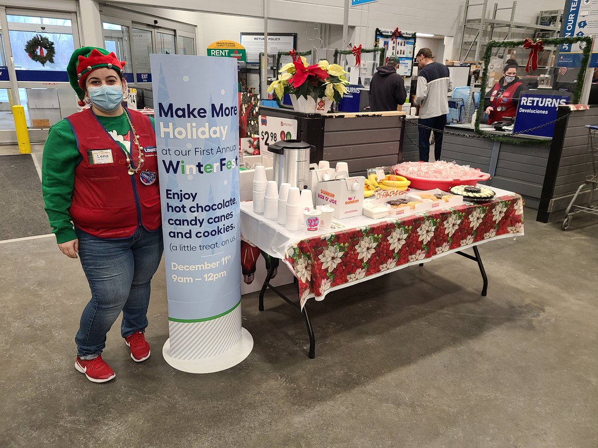 LoweCareers's tweet photo. Lowes of Dedham #1914 celebrating Winterfest with our Customer's.Come on down and enjoy a fresh cup of coffee and a snack while you shop.@Bracken73P @SanjaPHopper @Anthony_Battle1 #Winterfest #region18 #district1287 https://t.co/tcCqnWvcEx