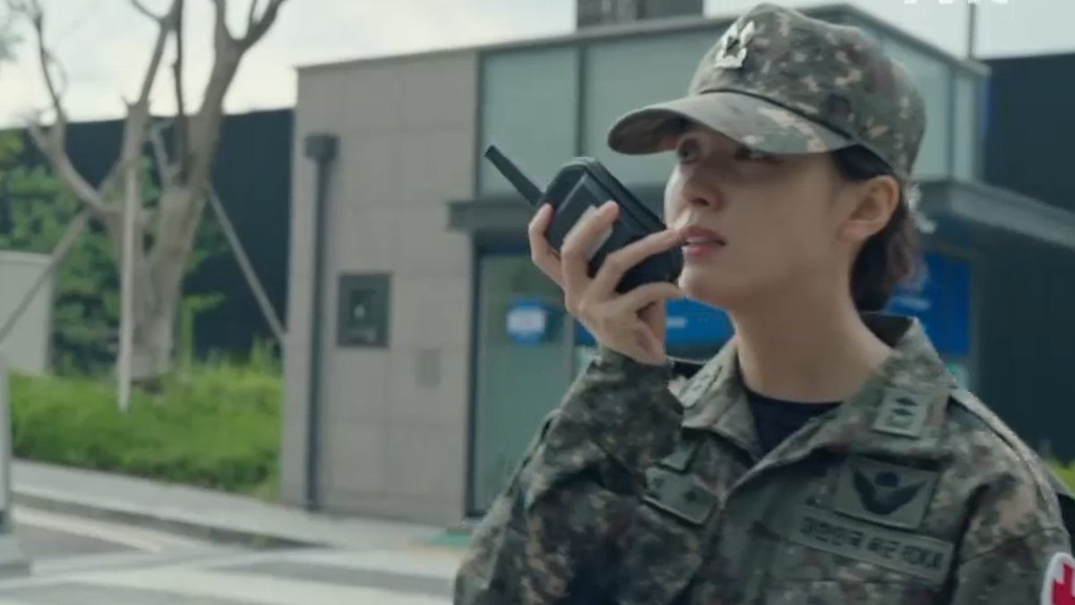 chaedaely's tweet photo. "hyun-ah, i didn't know how precious you were when you're beside me. i will go to pick you up."

saebom coming to rescue her husbanddddd 😭😭😭💖

#Happiness #HappinessEp12 #HappinessFinale https://t.co/xgCbqSrmyc