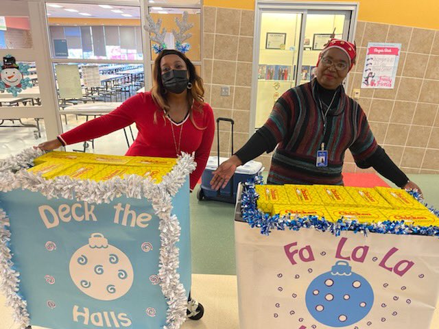 MsRichie78's tweet photo. @mtss_iisd Chicken Express Train. MTSS Team delivering lunch for teachers and staff https://t.co/2cqoRl9GQC