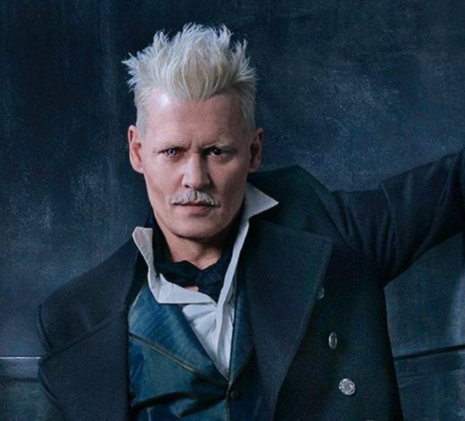 harellysad's tweet photo. #FantasticBeasts

Заходят как-то Джейми Кэмпбелл Бауэр, Джонни Депп, Колин Фаррелл и тот мужик из рекламы пива в бар 
А бармен им говорит: О, здорова, Гриндевальд https://t.co/5W7yRd4l8K