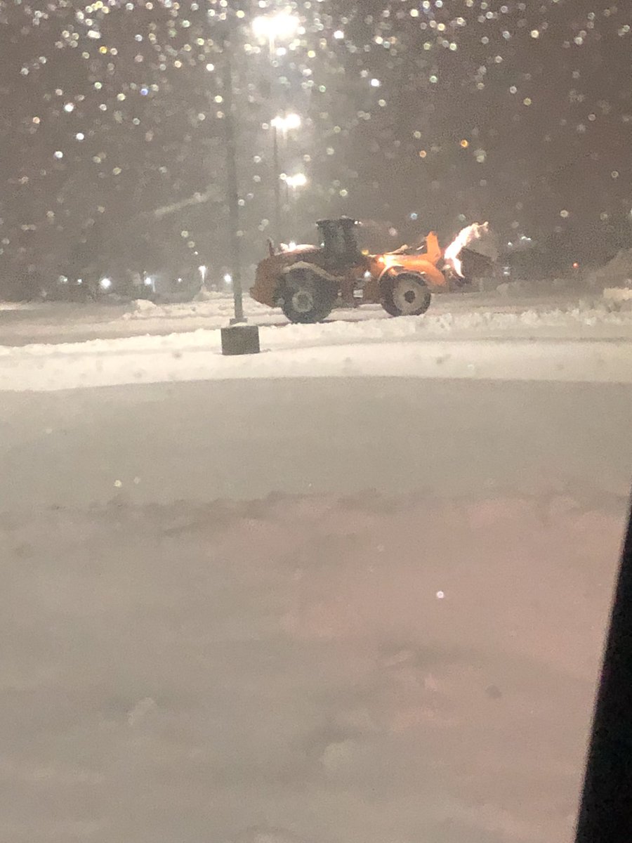EVHSAthletics's tweet photo. LOTS of snow in Apple Valley, but due to a lot of work overnight from EV Groundskeeper Brad Vanderveren along with the District 196 Grounds Department and plowing contractor Frieges, the parking lots are cleared for ACT Test, LDT Invite and the Musical tonight! Incredible effort! https://t.co/a03b5PrODb
