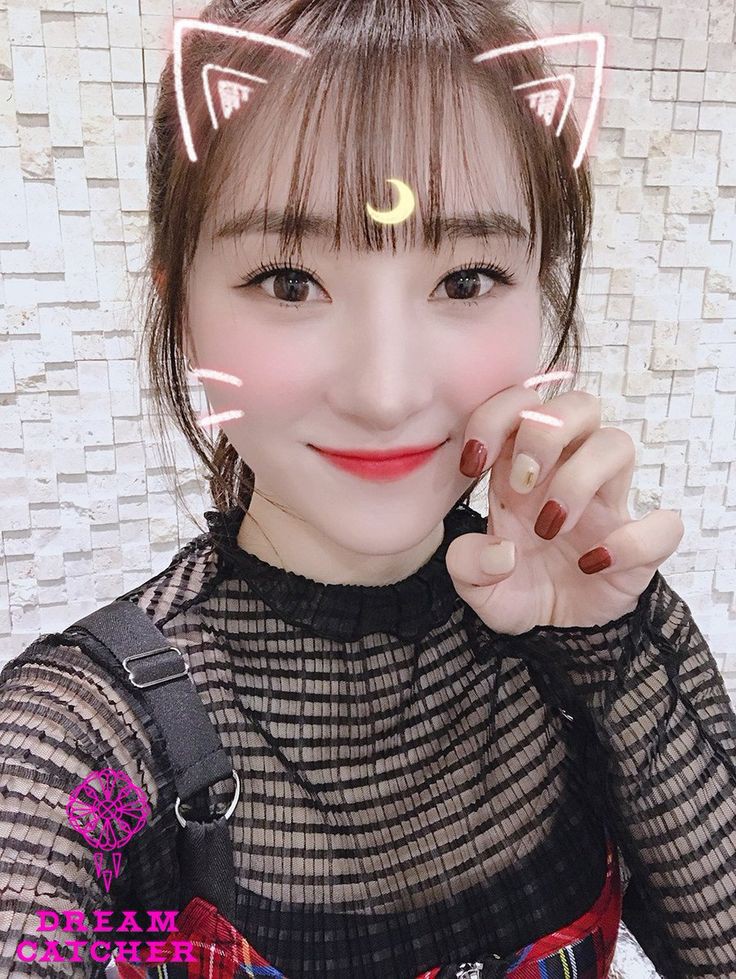 thinkingbora's tweet image. her is soo cute 
#드림캐쳐 #당신의