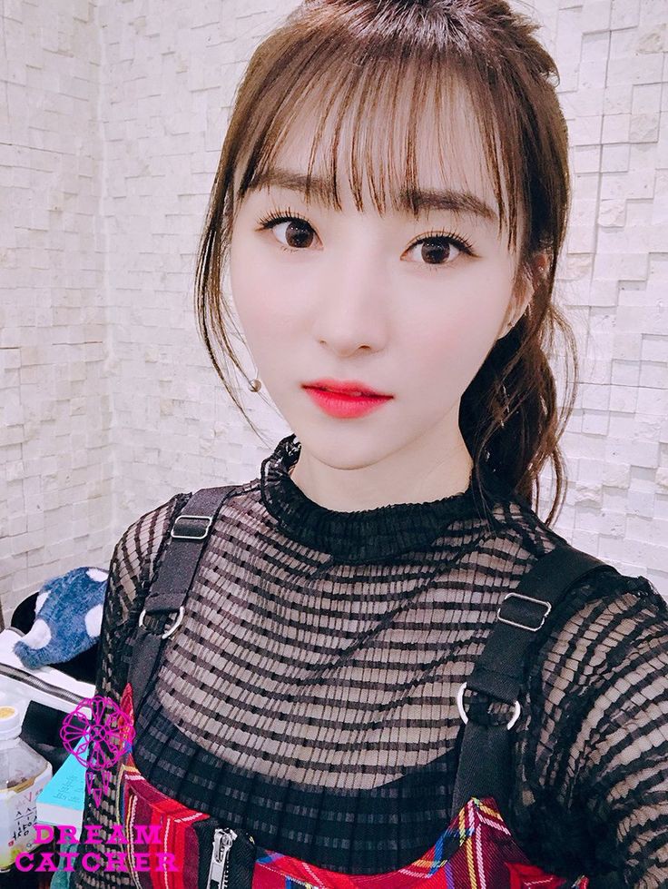 thinkingbora's tweet image. her is soo cute 
#드림캐쳐 #당신의