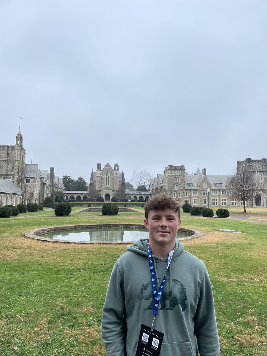 ParrisKyler's tweet photo. Had a great day yesterday at @BerryFootball with @_Coach_Mc , then off to war with @wcampbell3176  and @WVHSHoops . #iloveit https://t.co/q5nlY8z6Ev