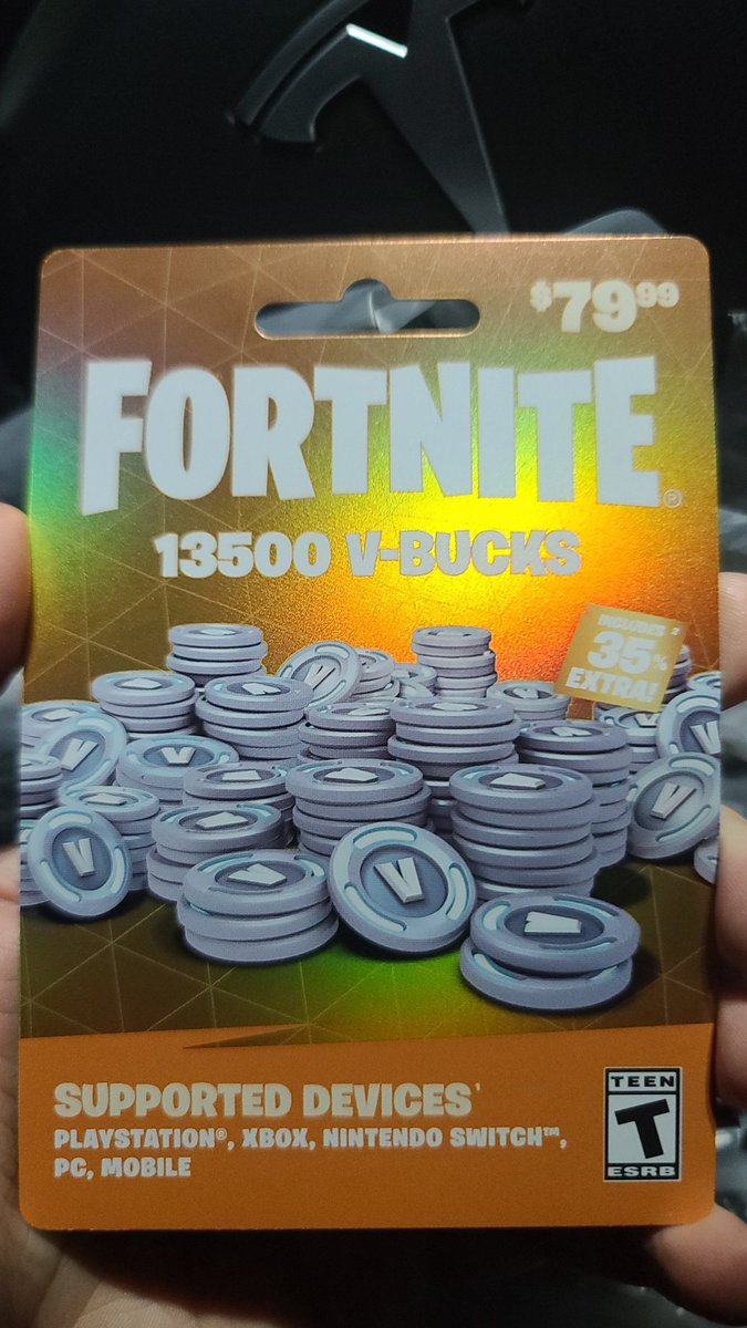 I’ll give 13500 V-Bucks to one person who Retweets this Tweet + Follows me! ENDS IN 48 HOURS 🎅