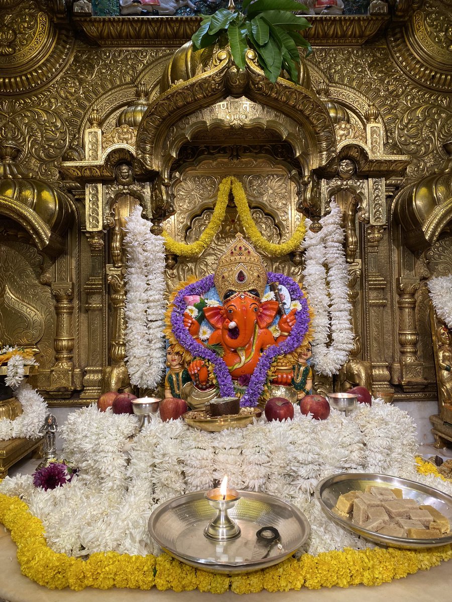 SVTMumbai's tweet photo. 🙏गणपती बाप्पा मोरया 🌺मंगलमूर्ती मोरया 🙏११/१२/२०२१ https://t.co/4ZCnnalhej