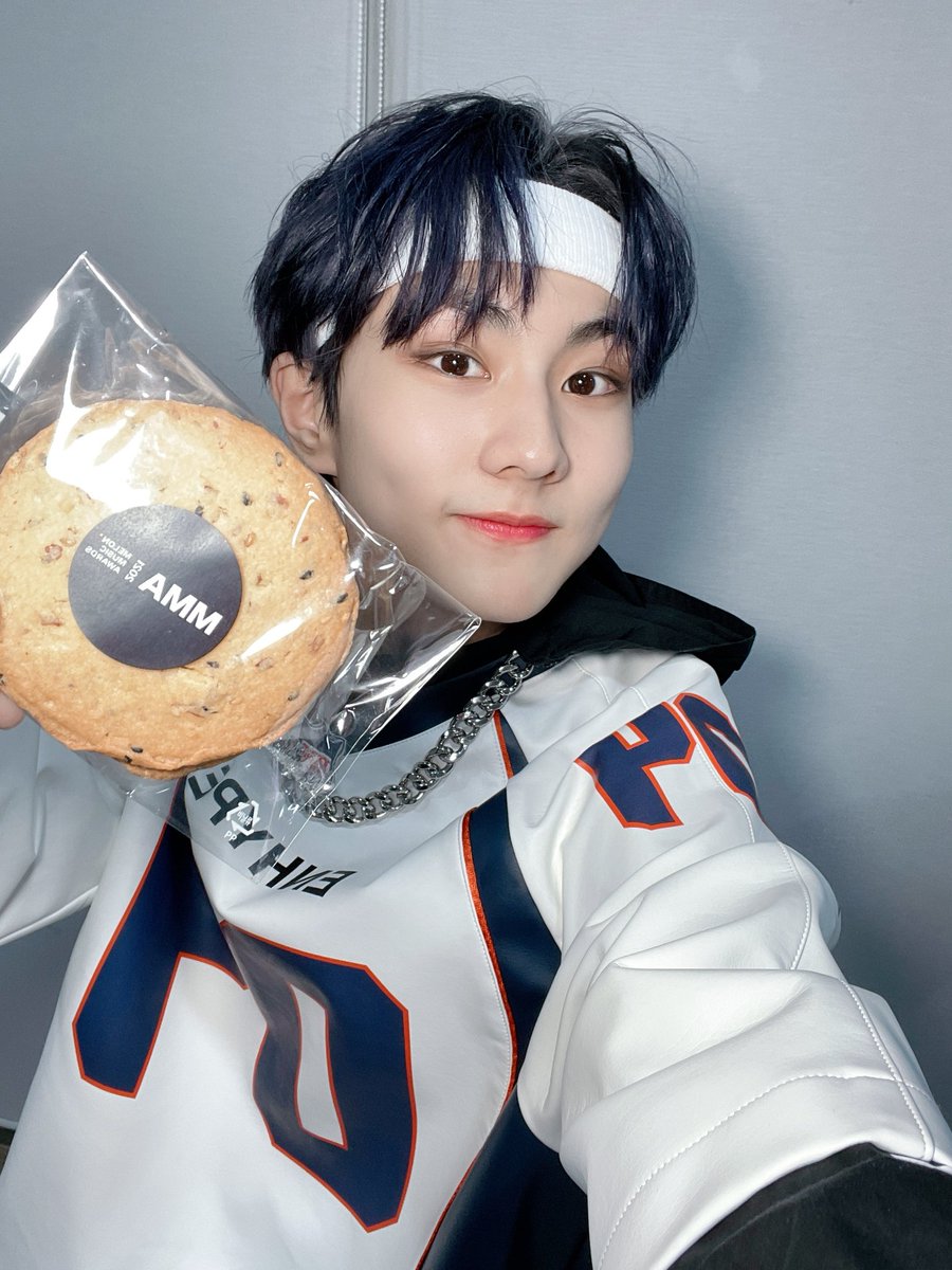 bunyjwon's tweet photo. CUTE :( https://t.co/oQMoowlHm4