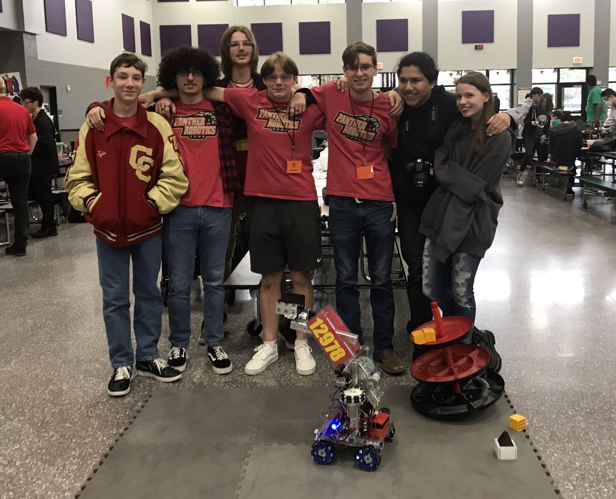 PantherRobotic2's tweet image. After 2 years we are back at it…good luck at todays meet Panther Robotics