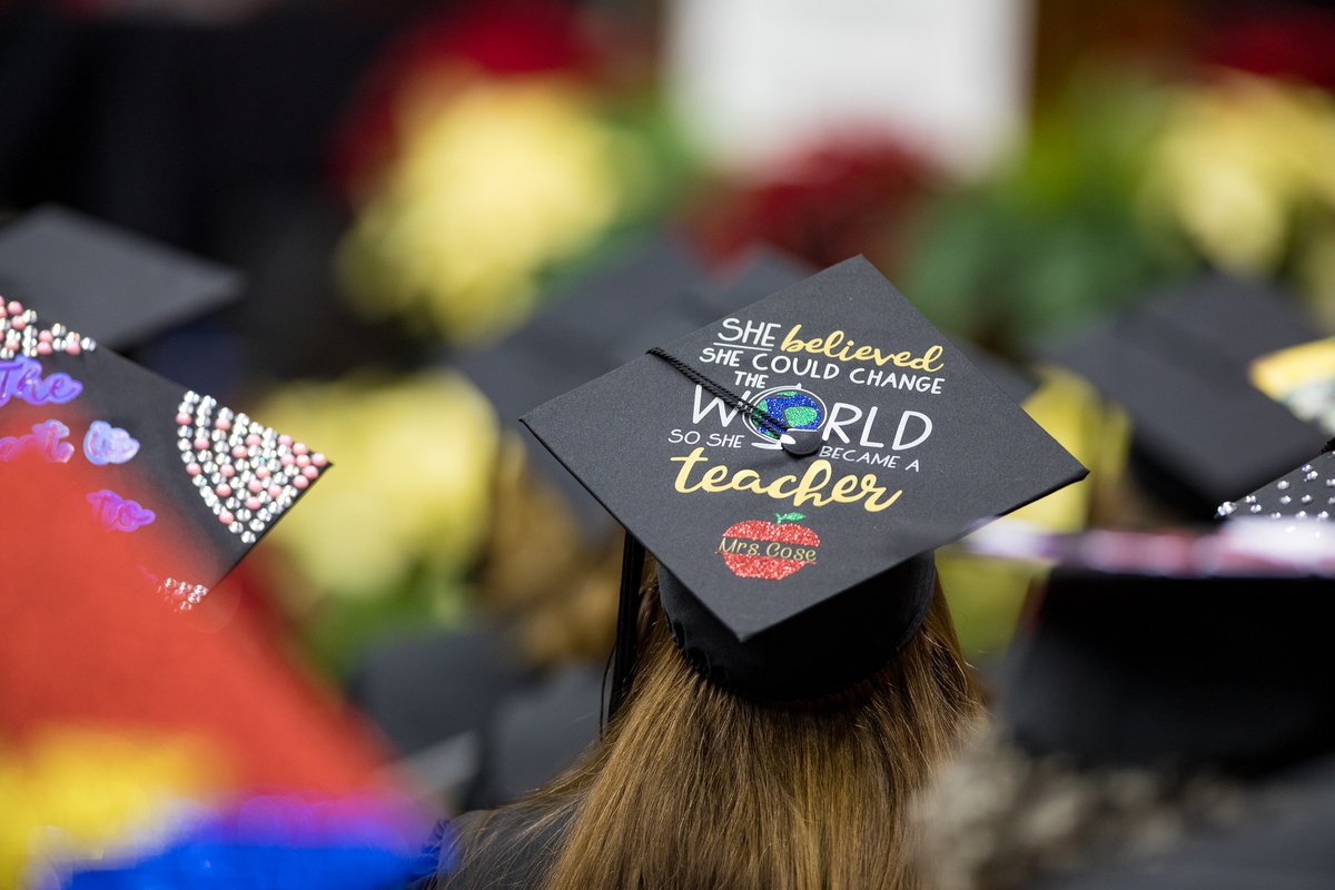 PennWCalifornia's tweet photo. Cal U's Undergraduate Commencement for the College of Education and Liberal Arts begins in 15 minutes! Watch the livestream at https://t.co/5VdMdfVzBQ.
#CalUComm https://t.co/dtoQ6aOcxK