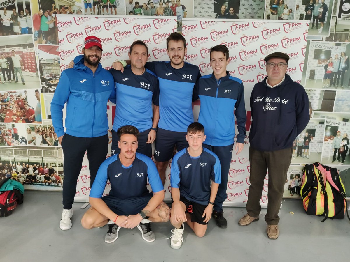 FedPadelMurcia's tweet photo. 🏆🎾🔝¡Comienza el Campeonato Regional por Equipos que reúne a los mejores jugadores de la FPRM y coronará a los mejores equipos de 1️⃣ y 3️⃣ Categoría de la temporada‼
A partir de hoy Sábado en Club PadelZone🤜🥎🤛
#SomosFPRM #deportesmurcia #regiondemurcia #FPRM #joma #head https://t.co/XrbdbfJ0D9