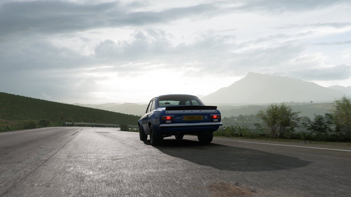 LoveMonkeyGod's tweet photo. Taking photos in #forzahorizon5 is such a joy :)  #FH5 #Forza 
#fordrs2000 https://t.co/ZewyVSczzX