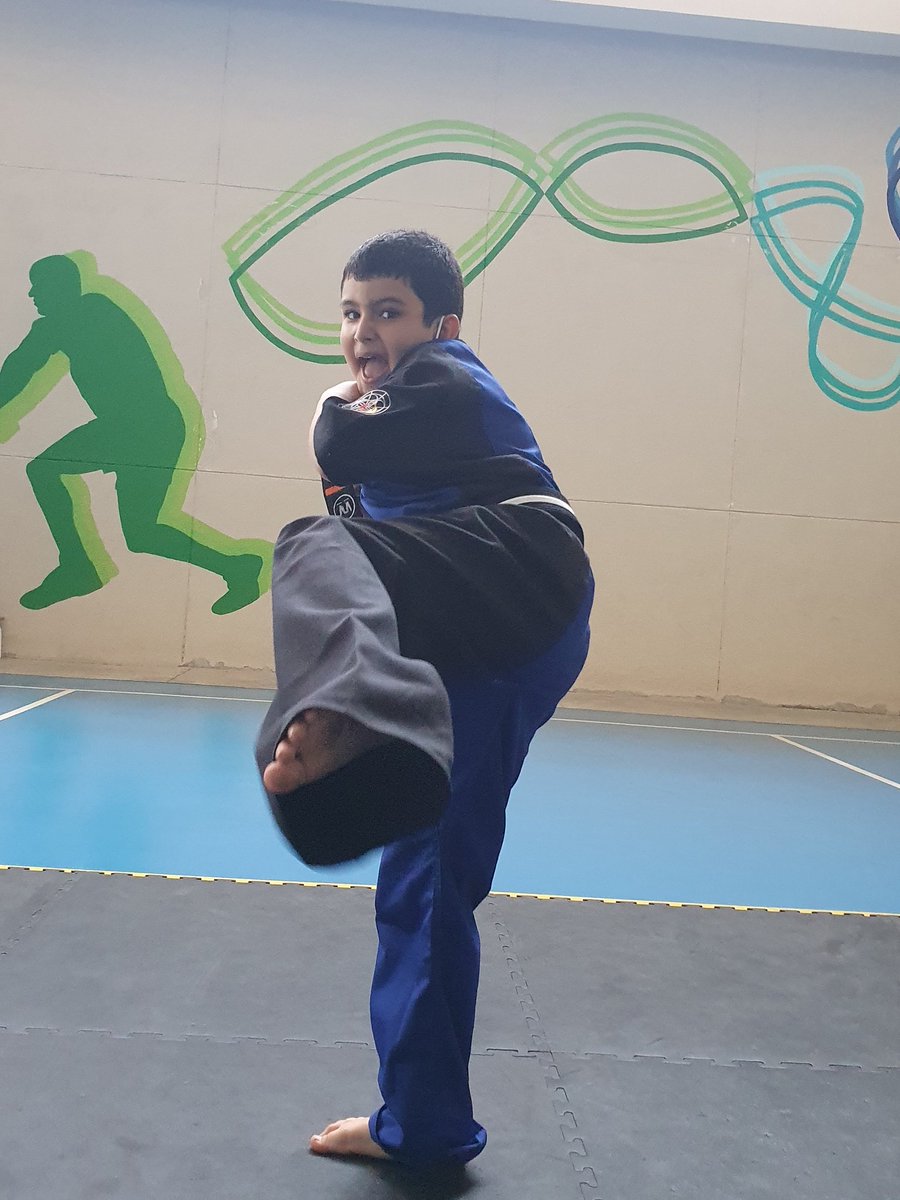oscarimoraless's tweet photo. Orgulloso de mí pulga a sus 7 años.
#ElAlex
#WolfPack
#CintaNegra
#ProudDad https://t.co/o2jhuFlzZx