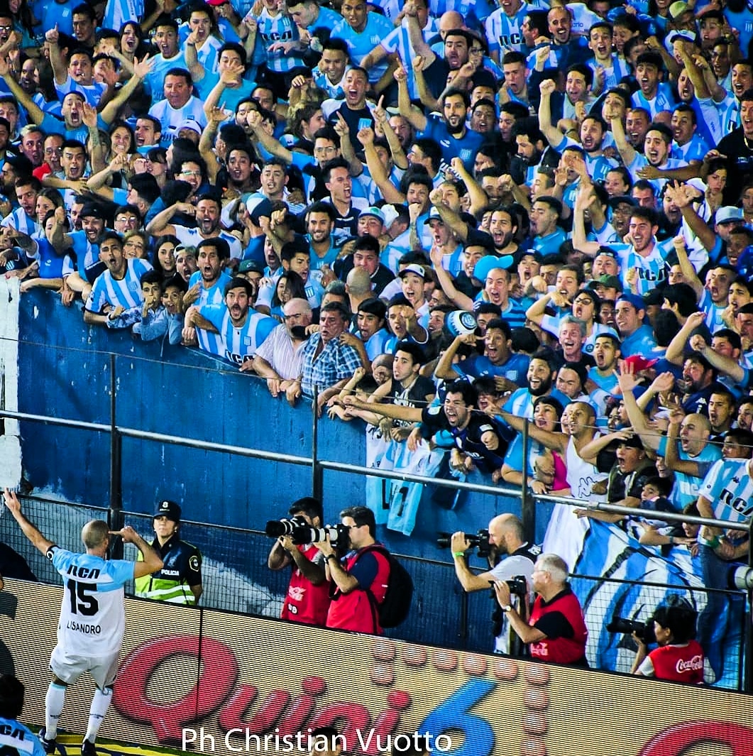 DataRacingOK's tweet photo. Quisiera que esto dure para siempre, casi tanto como una eternidad.

Siempre en nuestros corazones, Capitán. https://t.co/wOI6HcKelE