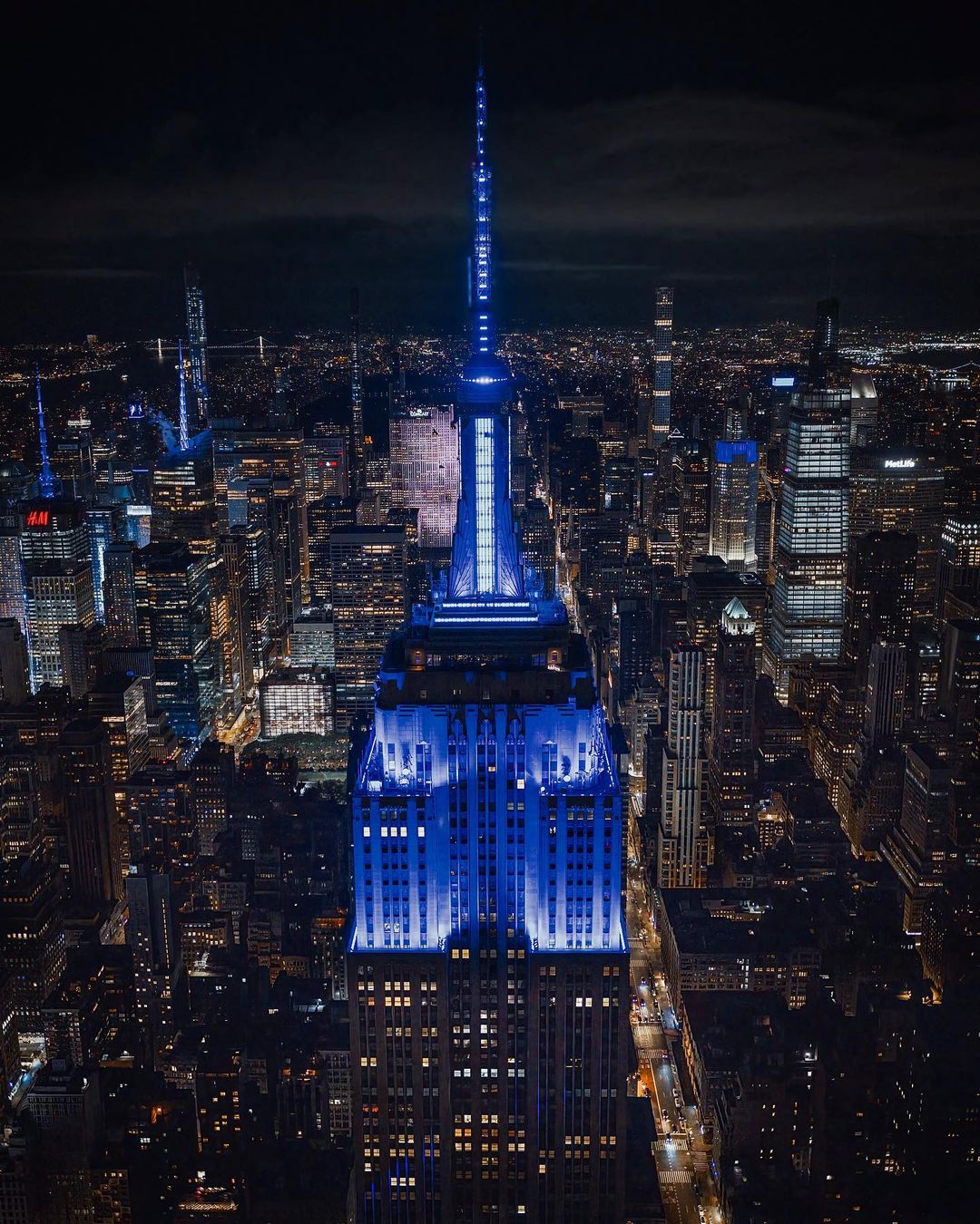 Empire State Building On Twitter Turning The Town Blue As We Celebrate Dearevanhansen S 5th Anniversary On Broadway Esbright Pseibertphoto Https T Co H79kpacxv6 Twitter