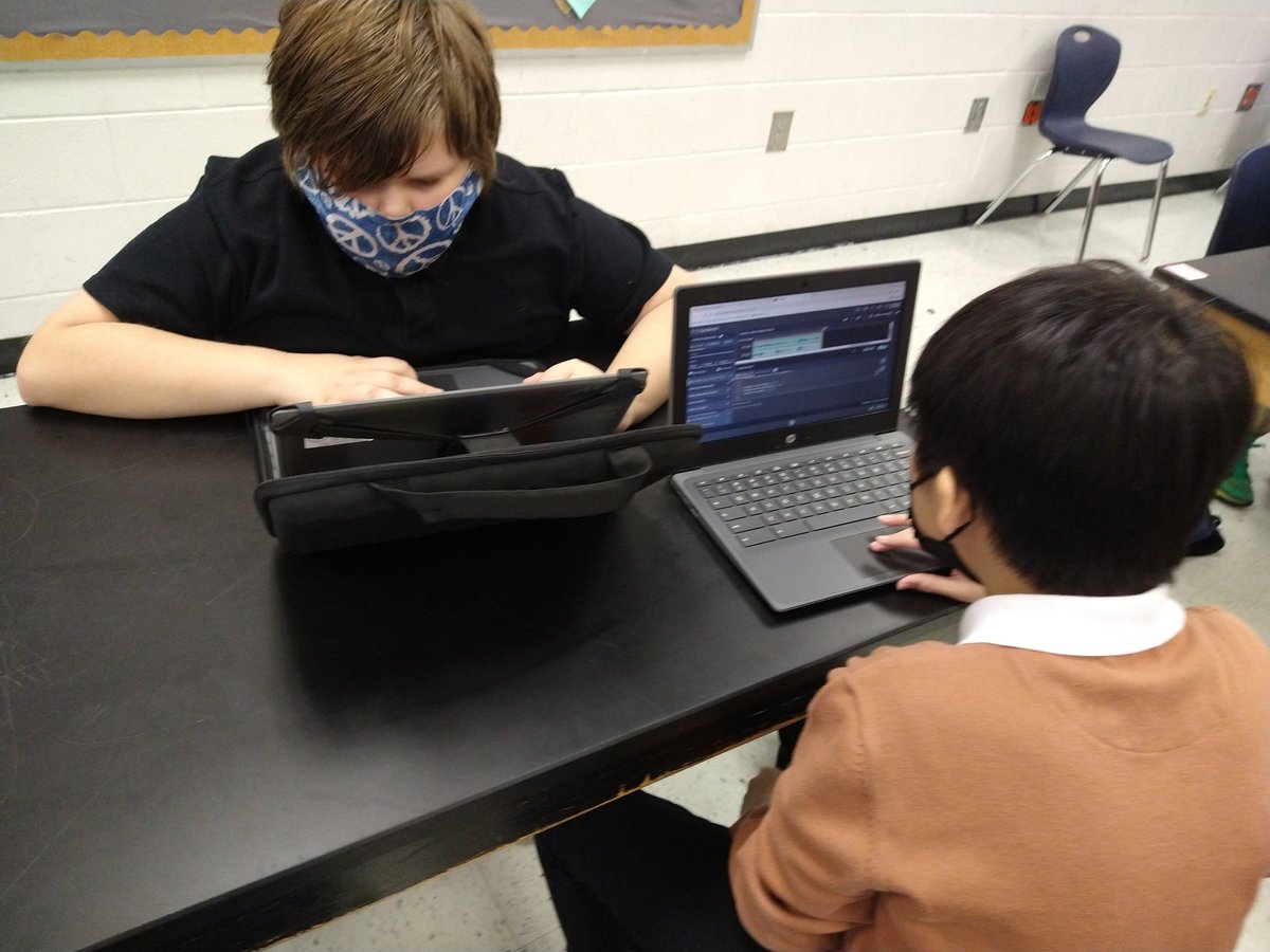 Stephen_tx61's tweet photo. Ms. Peck's class understood the assignment. Coding, music, and the number line #connections #NationalComputerScienceWeek #YourVoiceIsPower @EarSketch @RexStem https://t.co/rJwF5cq6z0