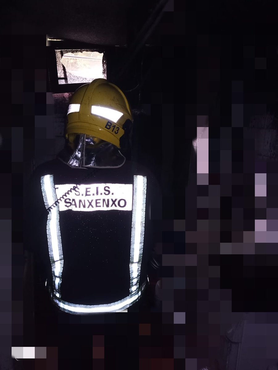 SLXE_Sanxenxo's tweet photo. Intervenimos en un incendio de un acumulador de agua en un sótano de una vivienda en A Lanzada, Noalla. Se reportan daños materiales. @112Grove @PoliciaSanxenxo https://t.co/rQWCscaX72