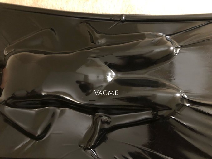太喜欢这个姿势了 My favorite pos #vacbed #latex #真空床 #vacuumbed #バキュームベッド #乳胶衣 #束缚 #bondage #vakuumbett https://t<a href="/tag/vacbed"class="tags">#vacbed</a><a href="/tag/latex"class="tags">#latex</a><a href="/tag/%E7%9C%9F%E7%A9%BA%E5%BA%8A"class="tags">#真空床</a><a href="/tag/vacuumbed"class="tags">#vacuumbed</a><a href="/tag/bondage"class="tags"><span>#bondage</span></a><a href="/tag/vakuumbett"class="tags"><span>#vakuumbett</span></a><a href="/tag/%E4%B9%B3%E8%83%B6%E8%A1%A3"class="tags"><span>#乳胶衣</span></a><a href="/tag/%E3%83%90%E3%82%AD%E3%83%A5%E3%83%BC%E3%83%A0%E3%83%99%E3%83%83%E3%83%89"class="tags"><span>#バキュームベッド</span></a><a href="/tag/%E6%9D%9F%E7%BC%9A"class="tags"><span>#束缚</span></a>