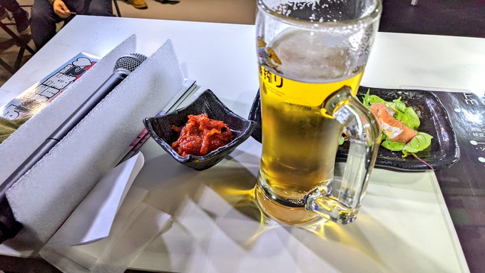 本日はフロムスクラッチでのトークショーにご来場いただいた皆様大変ありがとうございました!!
あほすたさんの新刊発売もおめでとうございます!!サイン入れていただき嬉しかったです!!٩(ˊᗜˋ*)و
そしてタカハシノヲト先生の壁絵最高でした!! 