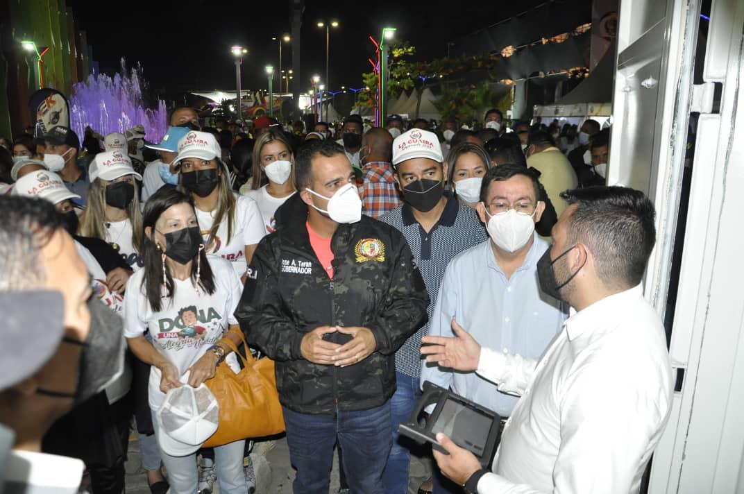 Gob_LaGuaira's tweet photo. #11Dic ll Ropa, calzado, juguetes, gastronomía y entretenimiento, ofrecen 150 productores guaireños, en la 2da Edición de la Feria #LaGuaira Emprende, del 10 al 25 de diciembre, en la Cinta Costera 13 de Abril, parroquia La Guaira.
#DiciembreEsReconciliacion 
#emprendimiento https://t.co/HdiQ1oxbS6