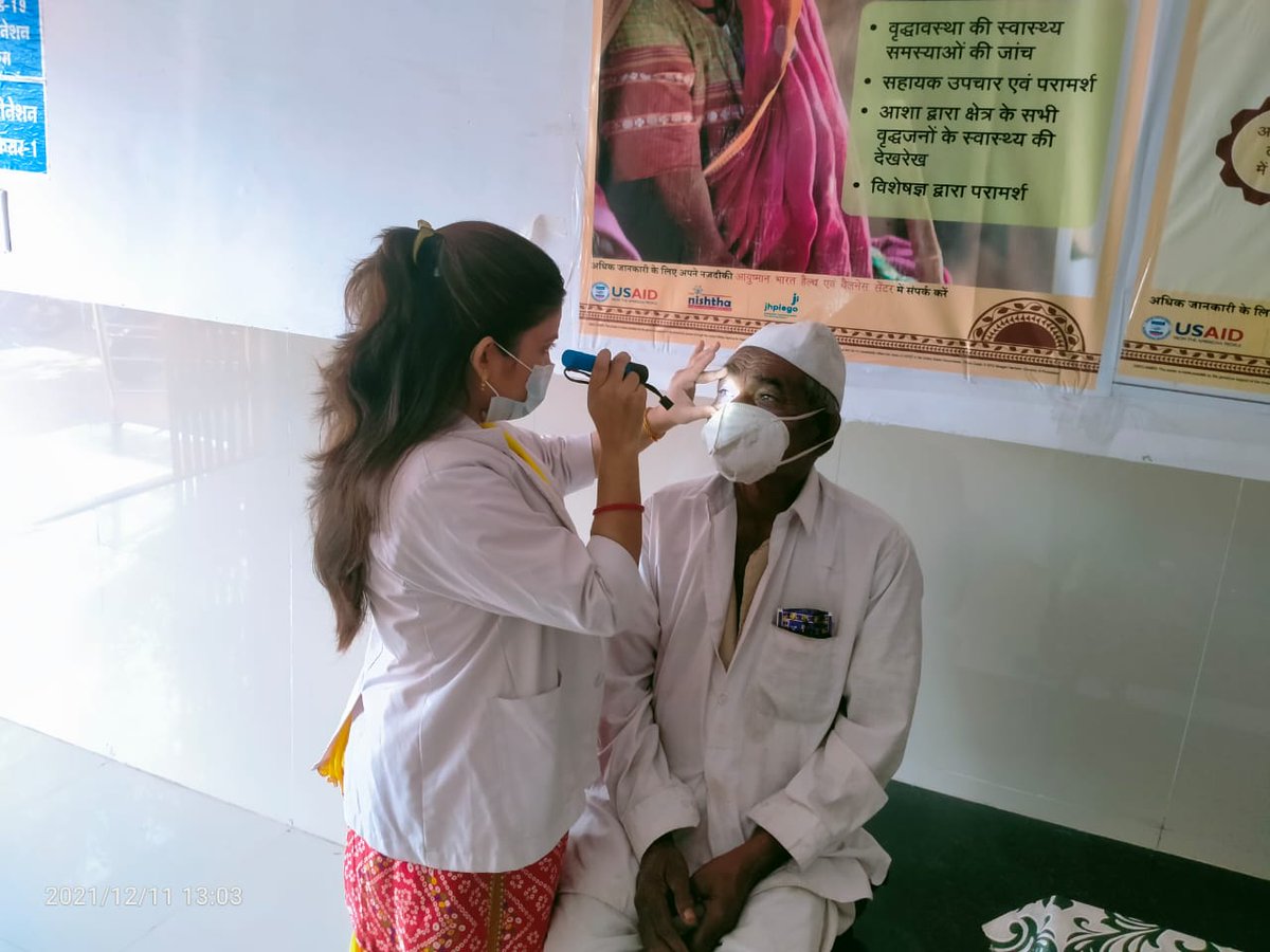 NISHTHA_CPHC's tweet photo. Continuous efforts are being made under #AzadiKaAmritMahotsav to reach out to the communities with best healthcare services.
Here is a photograph from the eye care session for the diabetic patients from Madhya Pradesh. 
@iamvikassheel @vishalchauhan_1 https://t.co/7QwGTJeAhT