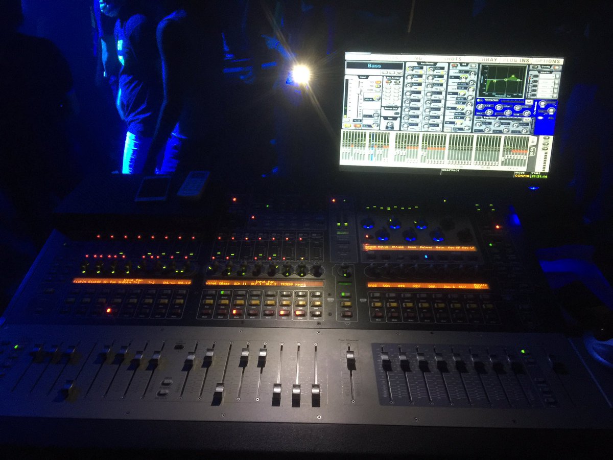 emeirulashraf's tweet image. Hajat untuk buat sound kat Bsync tercapai! 🔥

Thank you Abg Adam #Bsync kasi pegang board utk @_atasangin Recovery Show 2021. Banyak benda dia share sebelum, semasa &amp;amp; selepas show sekali ngan @ruffohruff

Thank you @ArifBam for the opportunity and happy belated birthday brada 🤘🏻