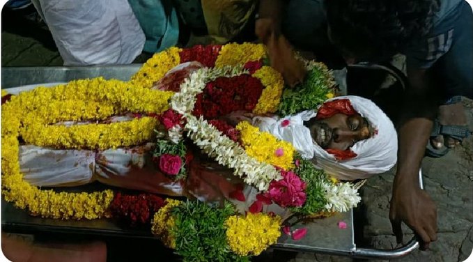 Thevarmagan_27's tweet photo. மணிகண்டன் கொலைக்கு காரணமானவர்கள் 

தண்டிக்கபடவடவேண்டும் என்பவர்கள் மட்டும் RT தட்டுங்க

#மணிகண்டனுக்கு_நீதி_எங்கே https://t.co/WZliTH6Vuy