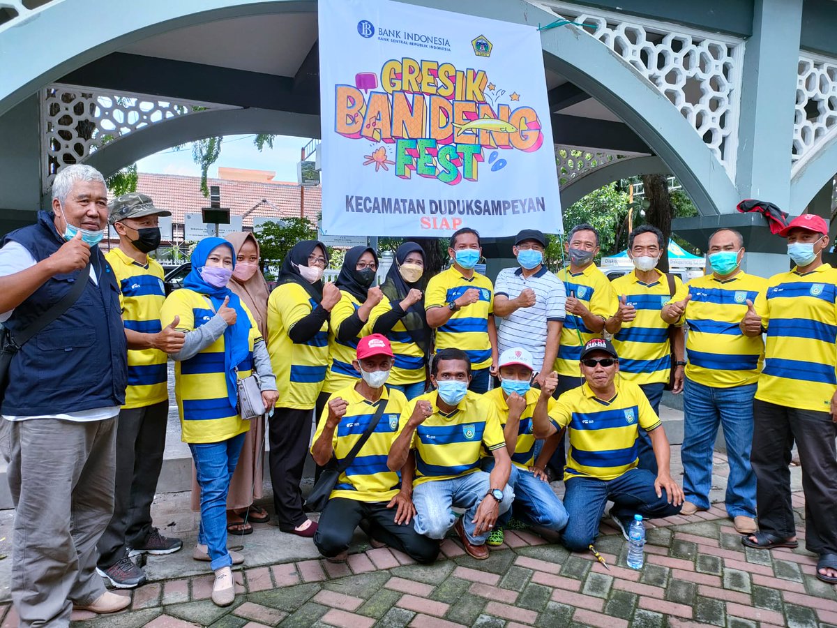 Sujiari3's tweet photo. (11-12-2021), Sujiari, https://t.co/QnCdqOT1Hr, S.Pi, Luhkan KKP di Gresik Jatim

Bersama UMK-KP wilayah binaan mengikuti GRESIK BANDENG FEST di alon alon kota Gresik

#GiatLuhkanSatminkalBWI
@puslatluhkp https://t.co/MMaQ70Jkqd