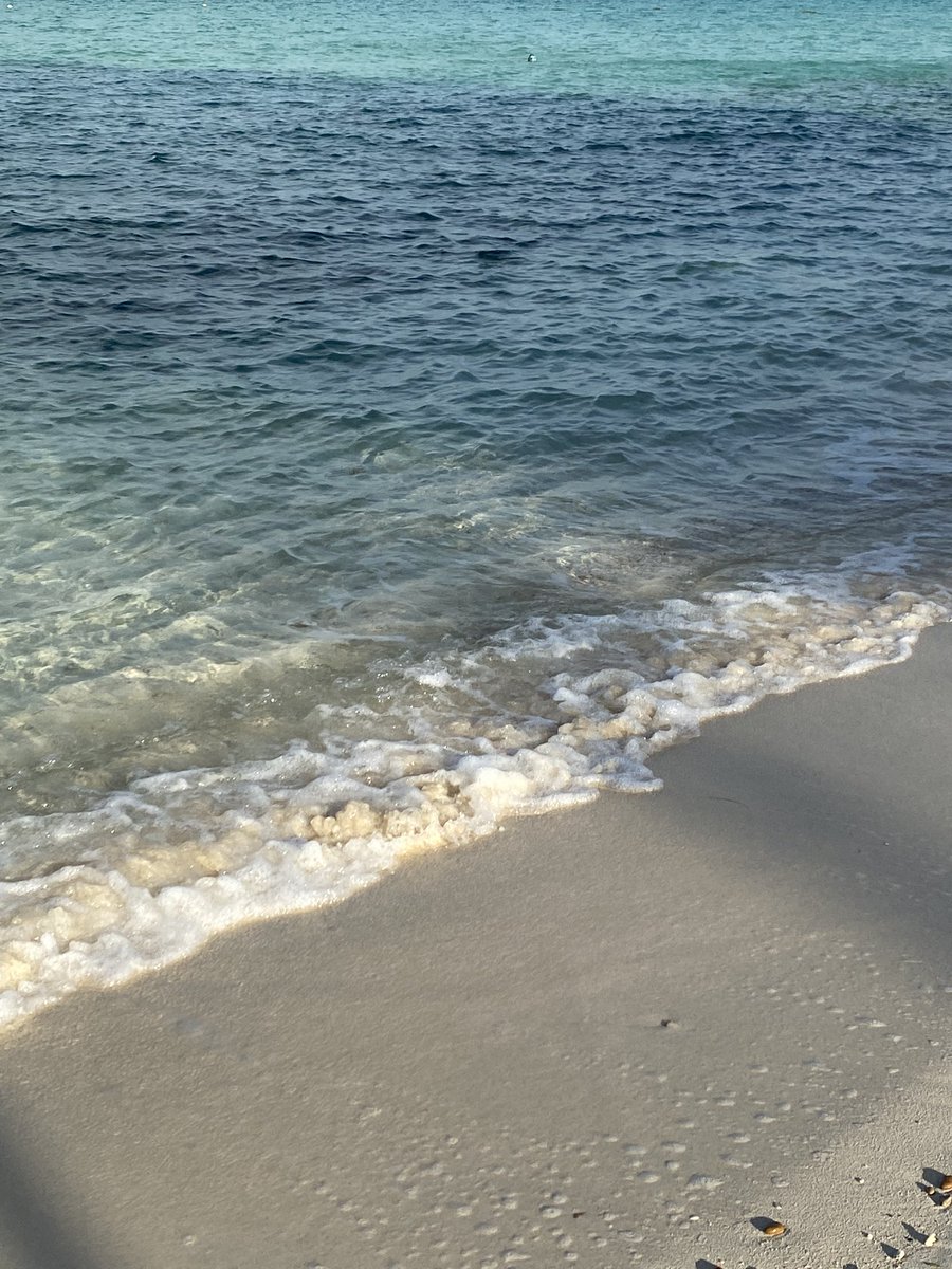 phyunxx's tweet photo. Let the sea set you free 🌊 https://t.co/5IqtSpztxL