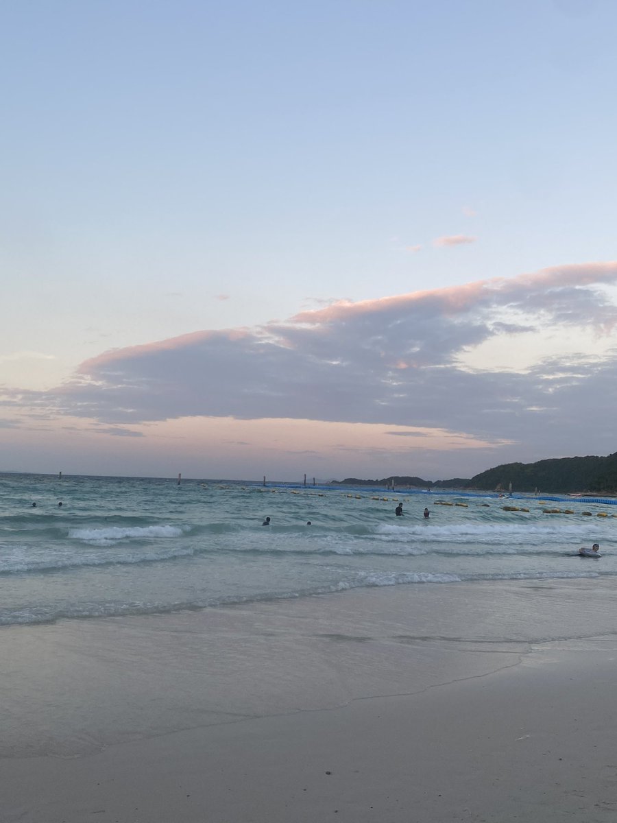 phyunxx's tweet photo. Let the sea set you free 🌊 https://t.co/5IqtSpztxL