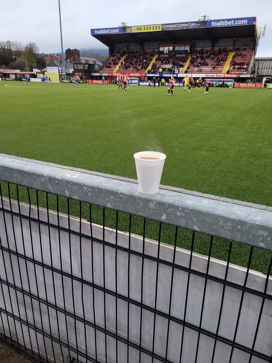 TheWalsk's tweet photo. Irish League Coffee Review:
Seaview - 8/10. Shite cup, average Coffee, excellent service. Extra points added cause Seaview is class. #UppaCrues #Biased https://t.co/SadnrICNrr