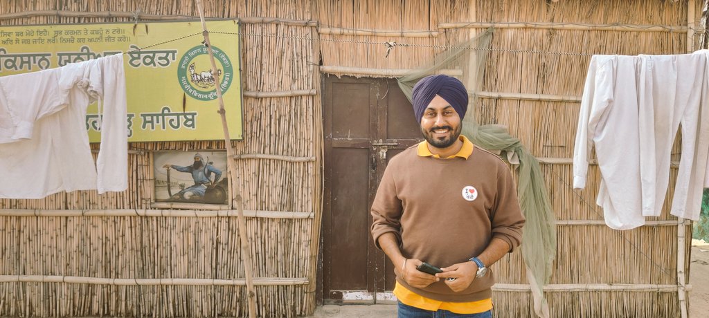 iamrajbuttar's tweet photo. ਸ਼���ਹ ਮੁਹੰਮਦਾ ‘ਉੱਠ ਕਬਰਾਂ ਵਿੱਚੋਂ ਵੇਖ’, 
ਫੌਜਾਂ ਜਿੱਤ ਕੇ ਅੰਤ ਨੂੰ ਮੁੜੀਆਂ ਦੇਸ਼ । https://t.co/POt1kQQOIE
