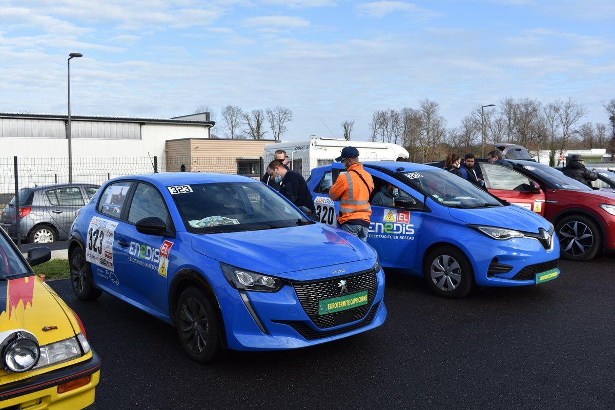 GregoryDeberdt's tweet photo. La team Enedis prête pour le départ de la 3ème édition du rallye ENRS pendant le #rallyeduMédoc2021.
@enedis_aqui_N @DanGuigou @JBBaldi @BenAmbec https://t.co/tT4W4YDTin