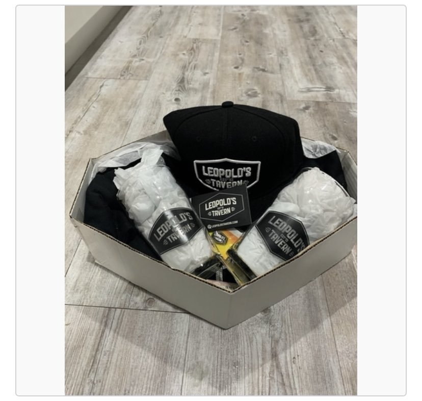 CoreyJMace's tweet photo. 🚨 2 Days Left 🚨
You and a Friend come dine with a Friend and I at Mercato West. Unreal place and good laughs. Plus a gift pack and GC from @Leopoldstavern . It’s a win/win. Two of my favourite spots.
Check https://t.co/AF5tdAaiSt for auction info
#MacesTurkeyDrive https://t.co/umnhSBL4Ly