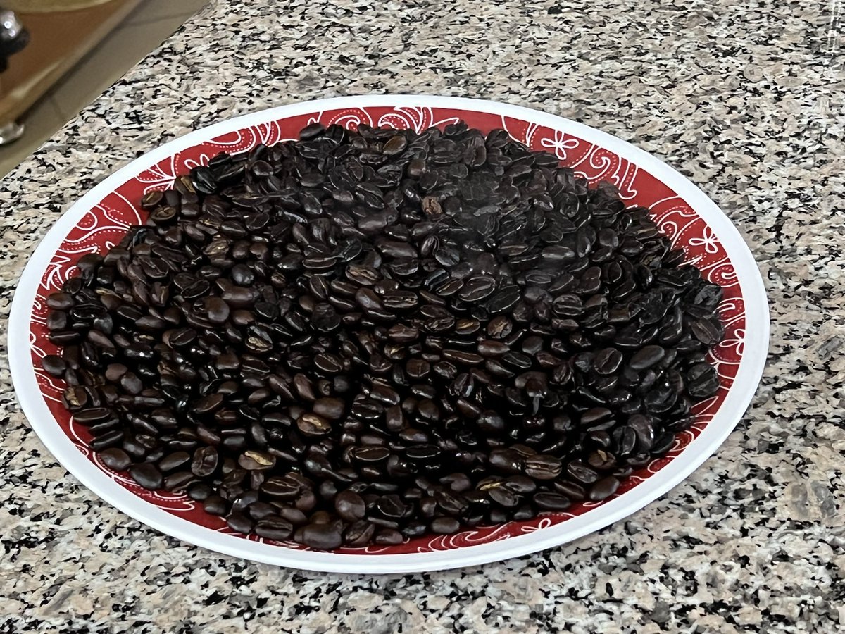 jerfeller's tweet photo. Roasted my coffee beans today. So smooth and fresh. House was filled with the smell of coffee! The cup was so good too! https://t.co/WAhZhbAtkd