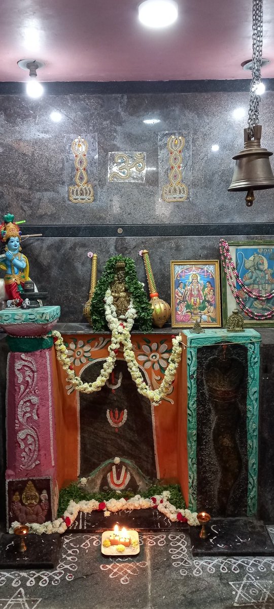 surnell's tweet photo. #Devalaya #TempleClicks Blessed to conduct a Bhajan session with our team in Shri Muthuraya Temple, Bommasandra, #Bengaluru to celebrate birthday of a member of the family that founded this powerful 400+ years temple. #JaiHanuman https://t.co/H30c7hTLx2