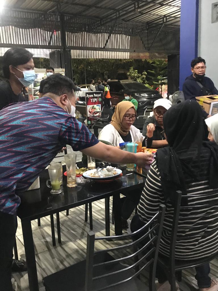 Aksi bakti sosial penggalangan dana  #MLCPrayForSemeru sesaat tadi bersama rekan-rekan #ACTSumut dan #AISMedan.