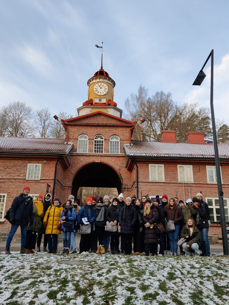 PACAFinAll's tweet photo. Fiskars Village 🇫🇮: Visit of two companies: @nikarioy  design furniture and Desico, handmade candles.
Working in artists/artisans community can be inspiring for future entrepreneurs. @CCFFHelsinki @CCFFInfo @villageCASophia @Startups_Ecole @epa_paca @JA_USA @TATtalks https://t.co/zqrWM3Ybuy