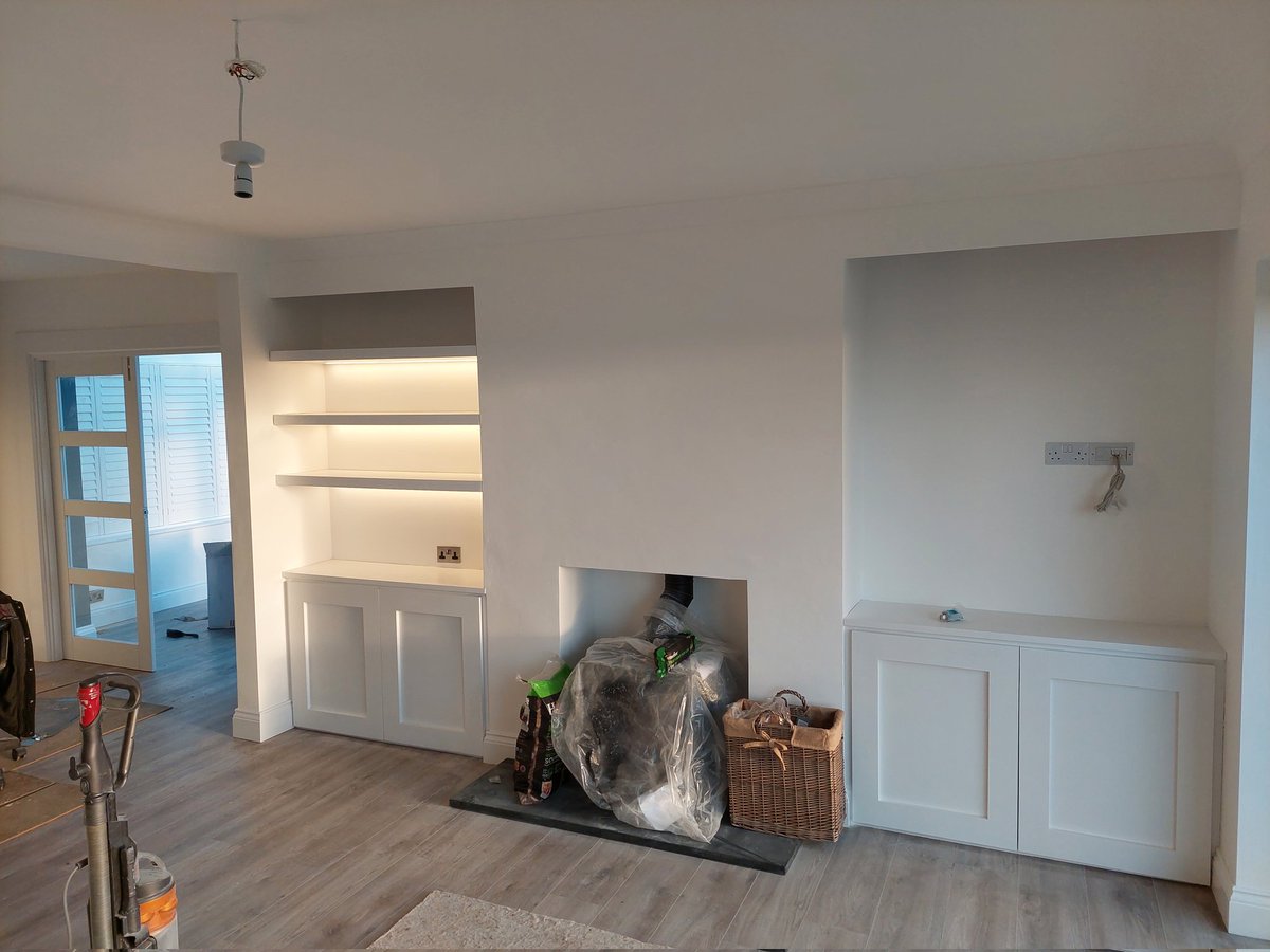 Floating shelves fitted I alcove
#floatingshelves #shelving #furnituremaking #display #carpentry #joinery #construction